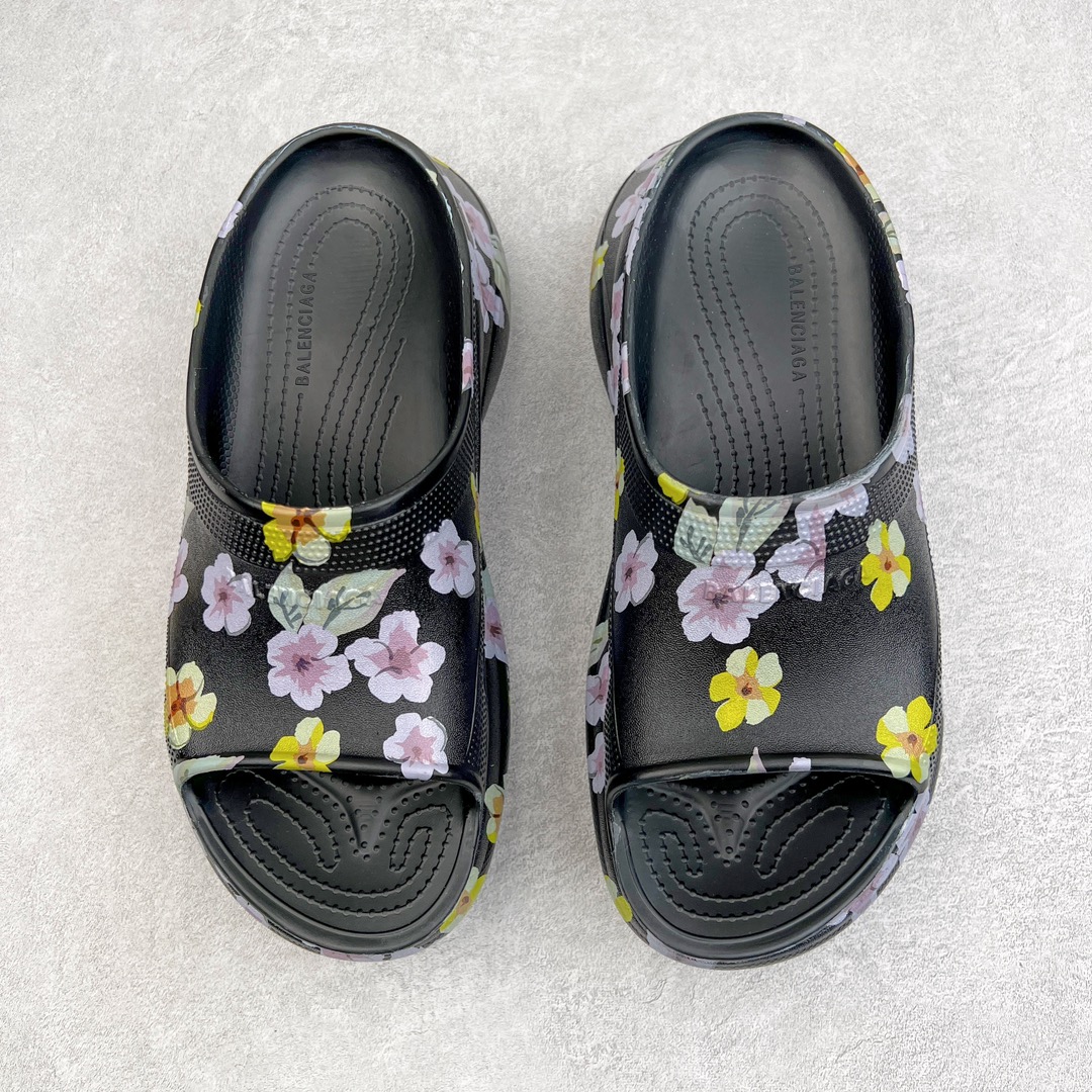 图片[2]-零售💰240 ＃DC Balenciaga Pool Crocs 巴黎世家百搭时尚厚底增高拖鞋 花卉配色 重金购入原鞋及原档案磨具生产指令开发 同源公司EVA粒子环保塑料 原厂指令配方 弹性卡色均保持原鞋一致 匠心打造 鞋口弧度大小 鞋面色泽质感同步原鞋 LOGO内侧钢印清晰工整 以简单的设计 提供全面的舒适性、缓震性、耐用性和支撑力 EVA外底提供优质缓震性能 5毫米足弓 鞋面凹印Balenciaga品牌标识 背面浮印尺码 同色系鞋底和鞋垫 外观时尚大气 鞋底采用耐磨的材质 穿上它都会感觉到舒适的体验 尺码：36 37 38 39 40 41 编码：by2936040-运动鞋