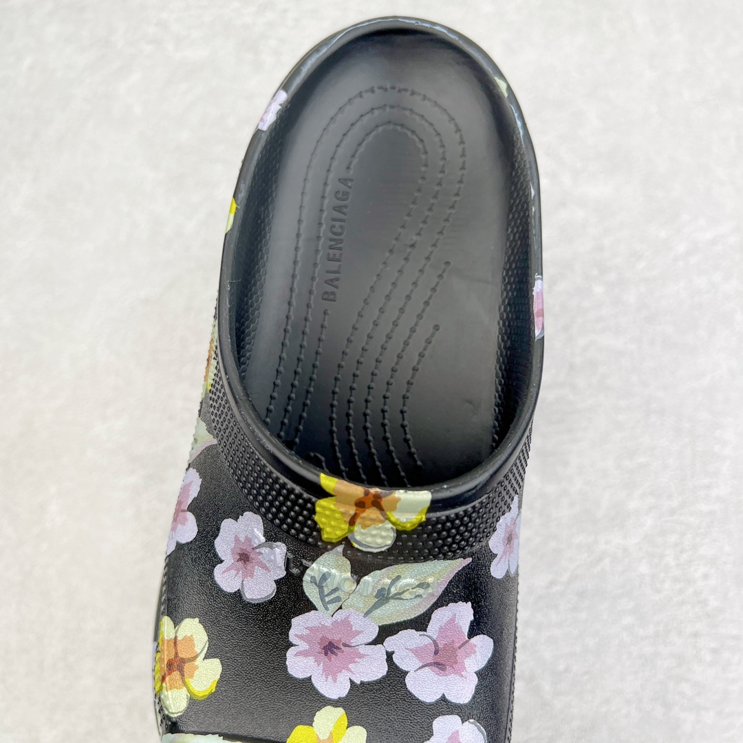 图片[5]-零售💰240 ＃DC Balenciaga Pool Crocs 巴黎世家百搭时尚厚底增高拖鞋 花卉配色 重金购入原鞋及原档案磨具生产指令开发 同源公司EVA粒子环保塑料 原厂指令配方 弹性卡色均保持原鞋一致 匠心打造 鞋口弧度大小 鞋面色泽质感同步原鞋 LOGO内侧钢印清晰工整 以简单的设计 提供全面的舒适性、缓震性、耐用性和支撑力 EVA外底提供优质缓震性能 5毫米足弓 鞋面凹印Balenciaga品牌标识 背面浮印尺码 同色系鞋底和鞋垫 外观时尚大气 鞋底采用耐磨的材质 穿上它都会感觉到舒适的体验 尺码：36 37 38 39 40 41 编码：by2936040-运动鞋