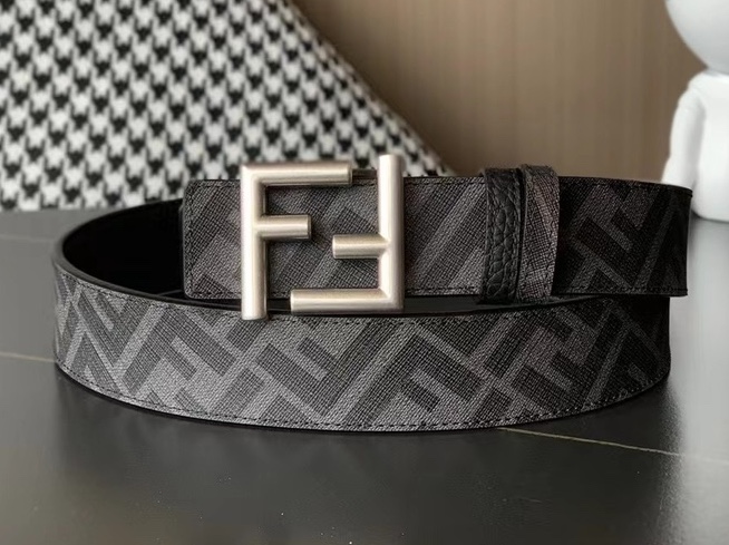 Fendi 礼盒 芬迪 FENDI亮面双F标志 · 意大利进口小荔枝牛皮 · BAGUETTE系列 · 𝟑