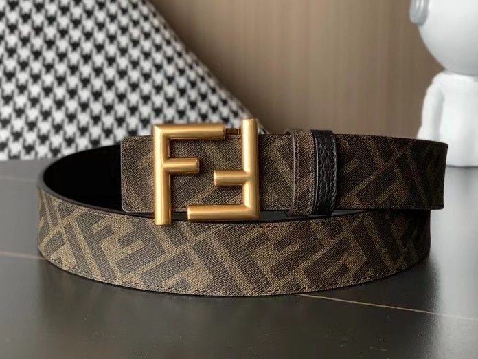 Fendi 礼盒 芬迪 FENDI亮面双F标志 · 意大利进口小荔枝牛皮 · BAGUETTE系列 · 𝟑