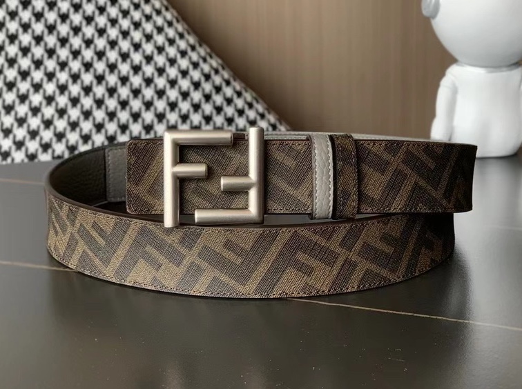 Fendi 礼盒 芬迪 FENDI亮面双F标志 · 意大利进口小荔枝牛皮 · BAGUETTE系列 · 𝟑