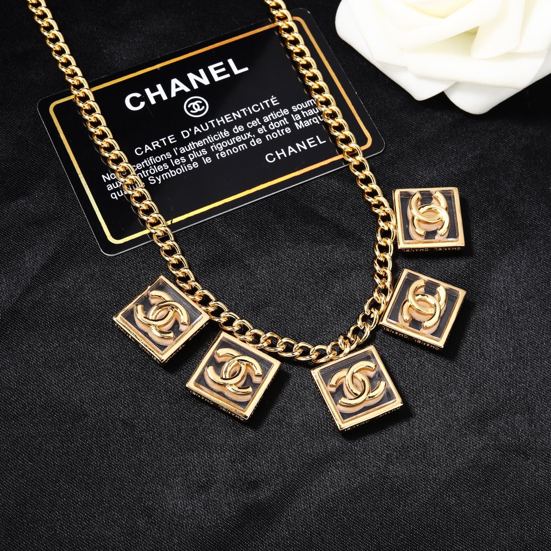 小香Chanel新款项链专柜同步上新双C精工打造原版一致黄铜材质