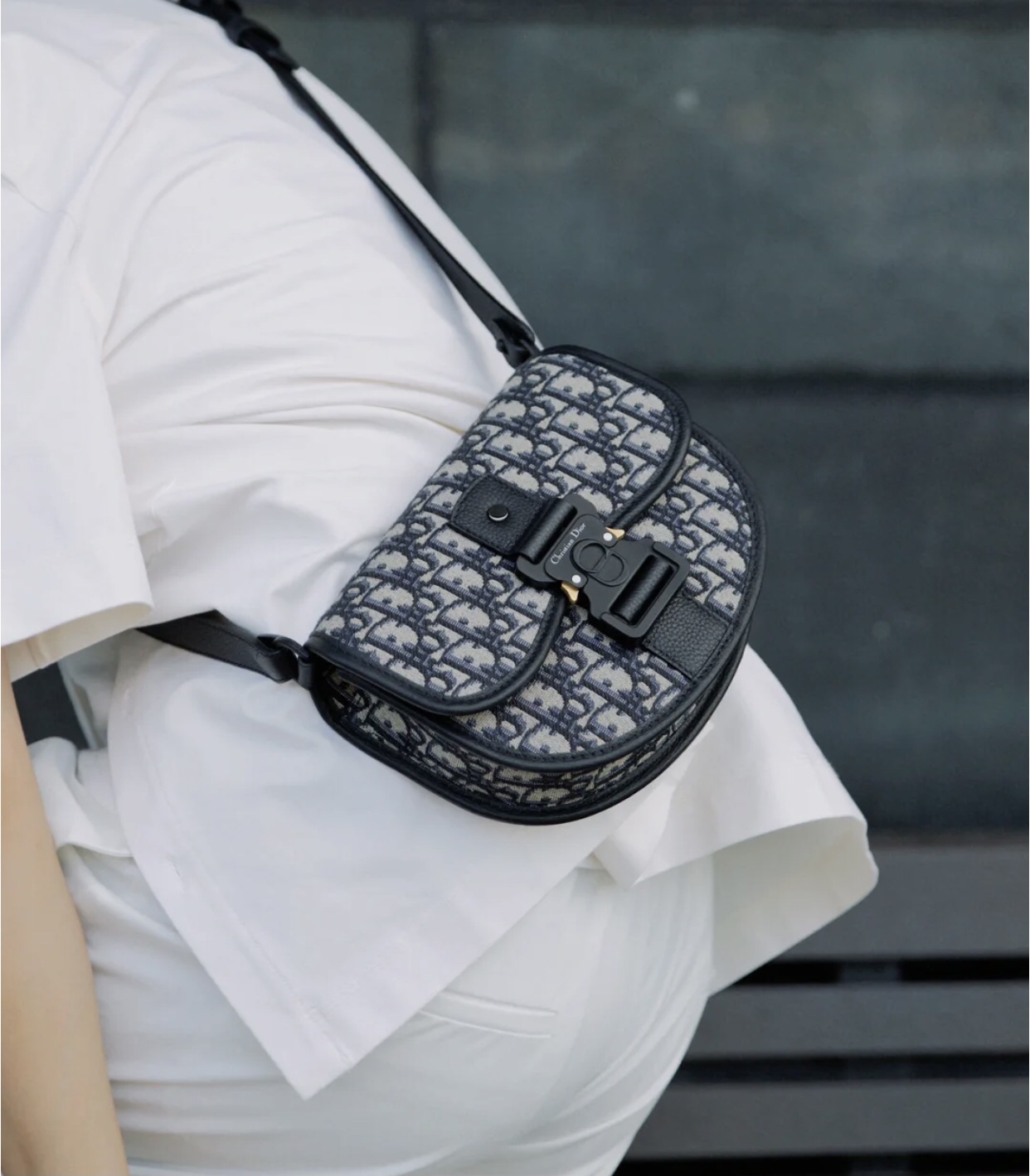 Dior Product _dg_qfB_62Yr92ybiD6ecsjhDjTs6wJJ6vk-_L-A