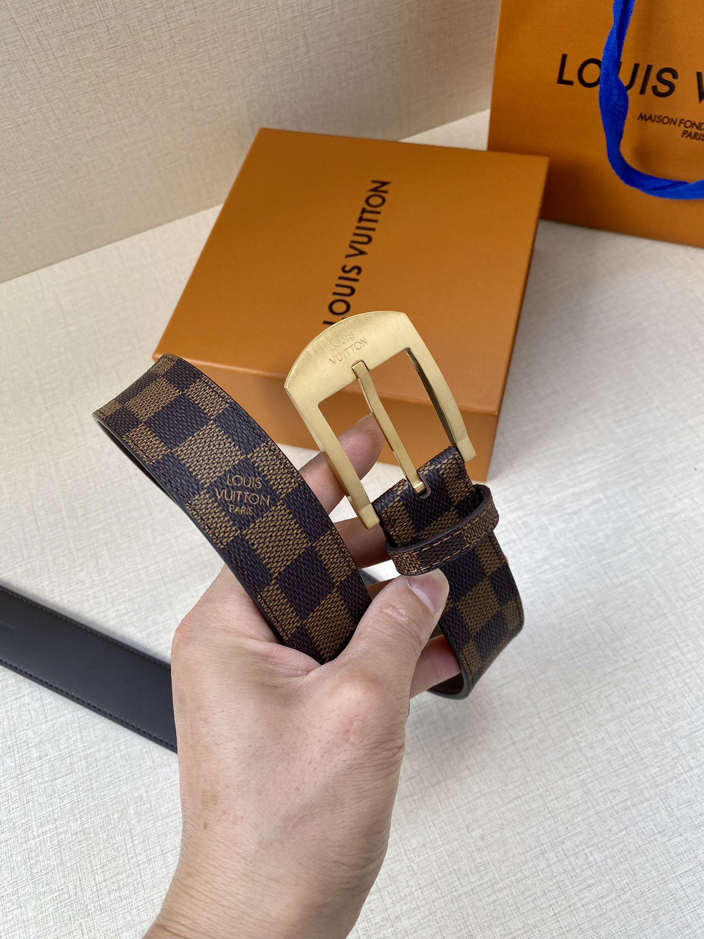全新入门级款式丰富了帆布腰带系列同时