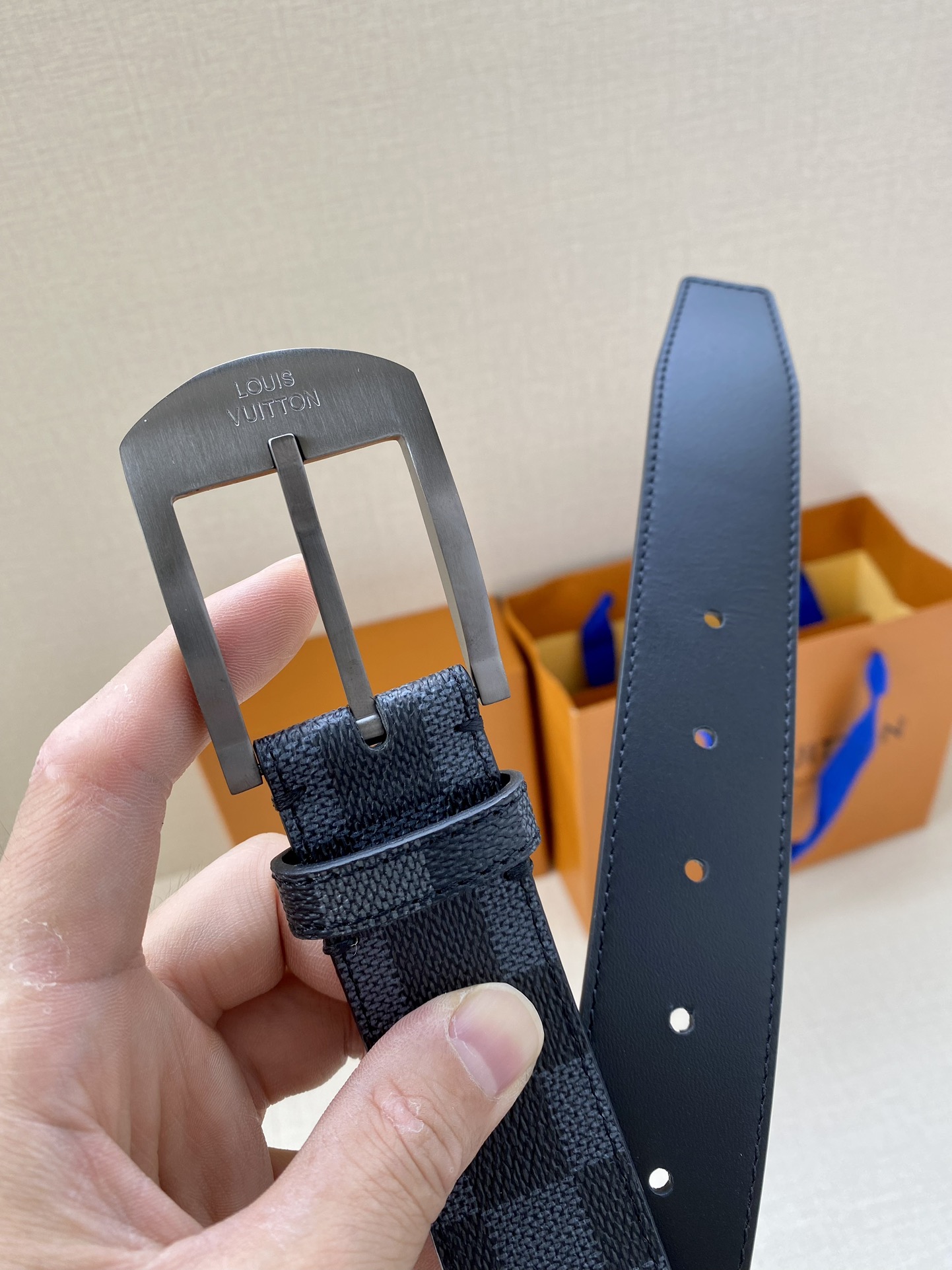 全新入门级款式丰富了帆布腰带系列同时