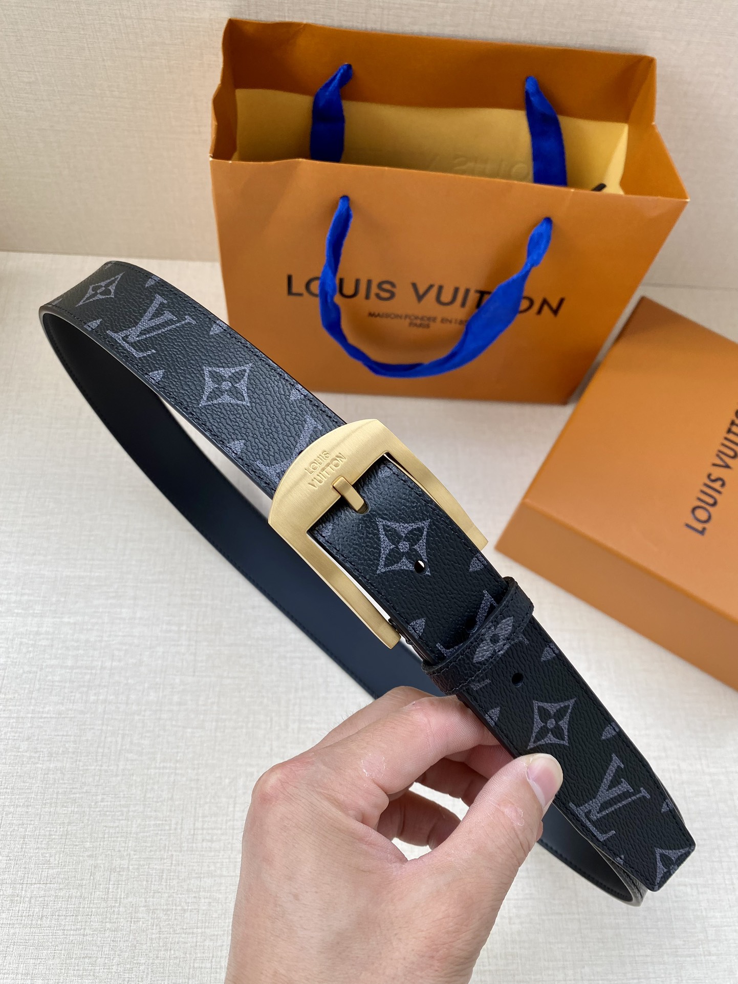 全新入门级款式丰富了帆布腰带系列同时
