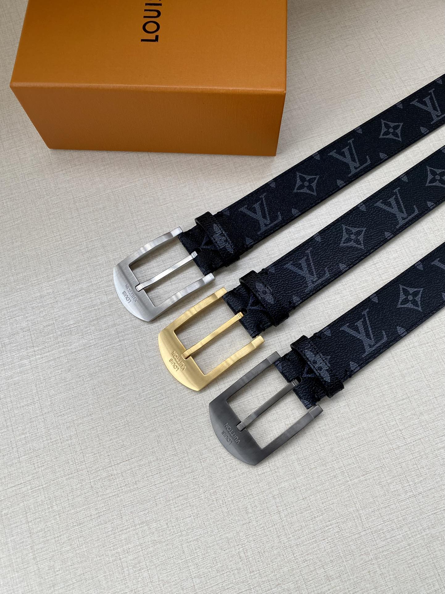 全新入门级款式丰富了帆布腰带系列同时