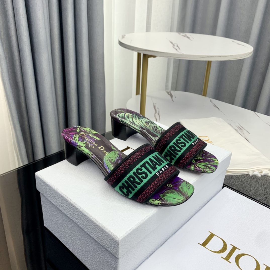 Dior Schuhe Badelatschen Stickerei Rindsleder Echtleder Frühling/Sommer Kollektion Vintage