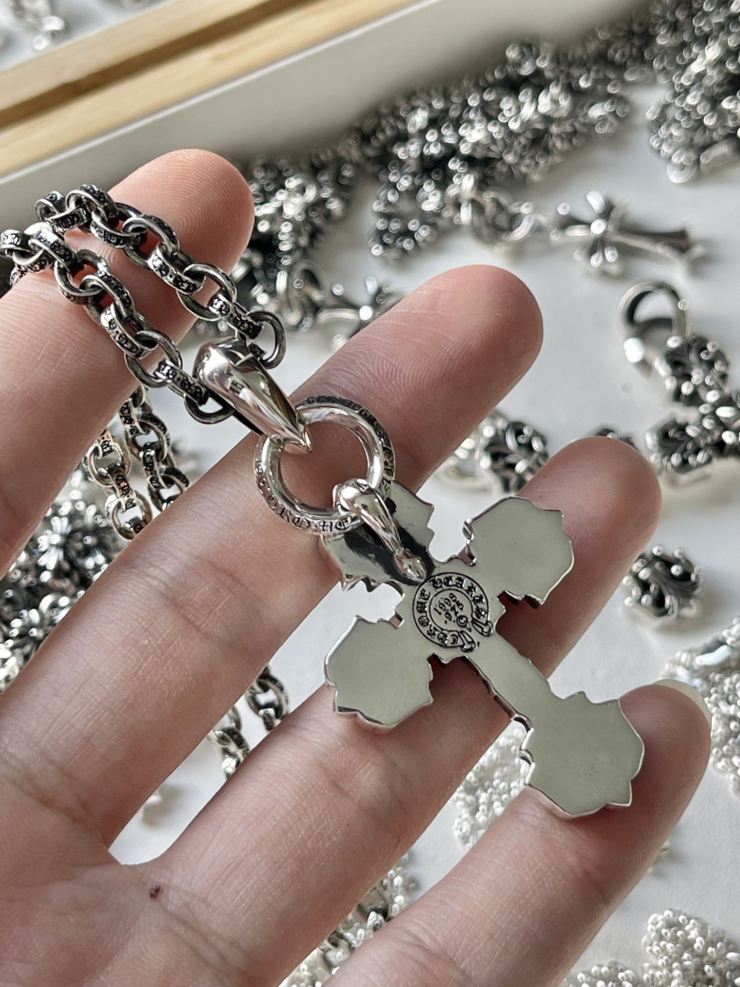 Chrome Hearts 克罗心 字母火焰十字架项链