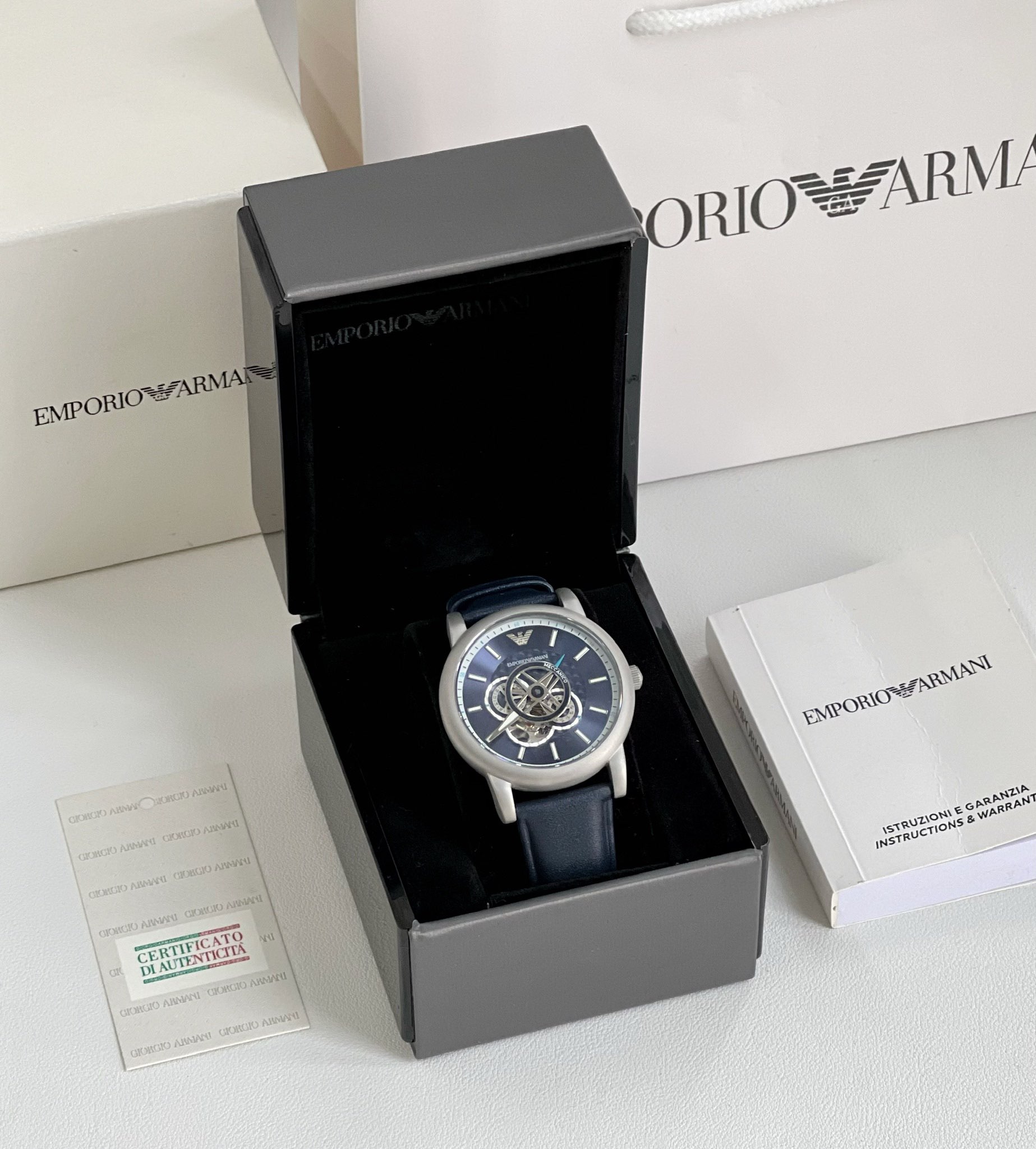 ¡La caja de lotes es compatible con Hong Kong 🇭🇰 correo directo Armani AR60011 reloj mecánico automático tr…