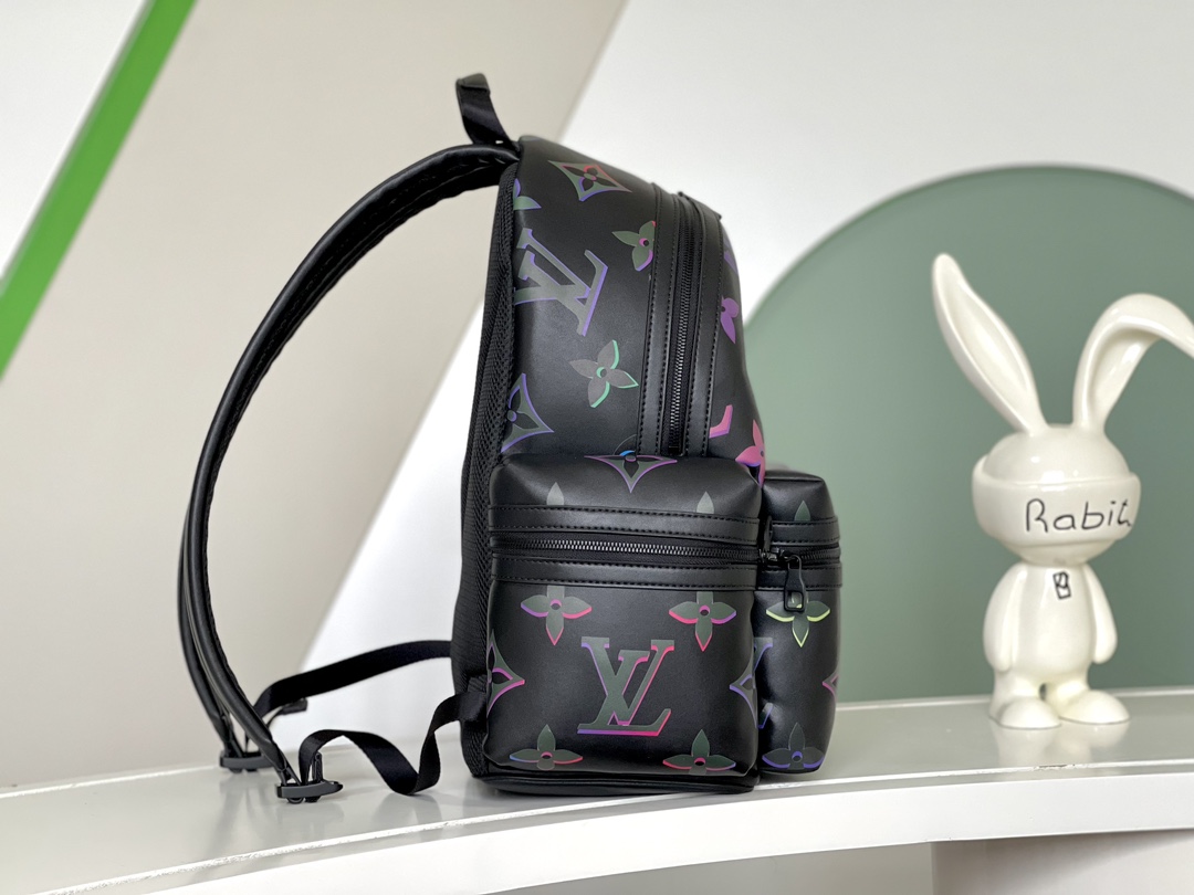 The M22488 Comet Backpack is crafted from supple cowhide leather - Bag 2