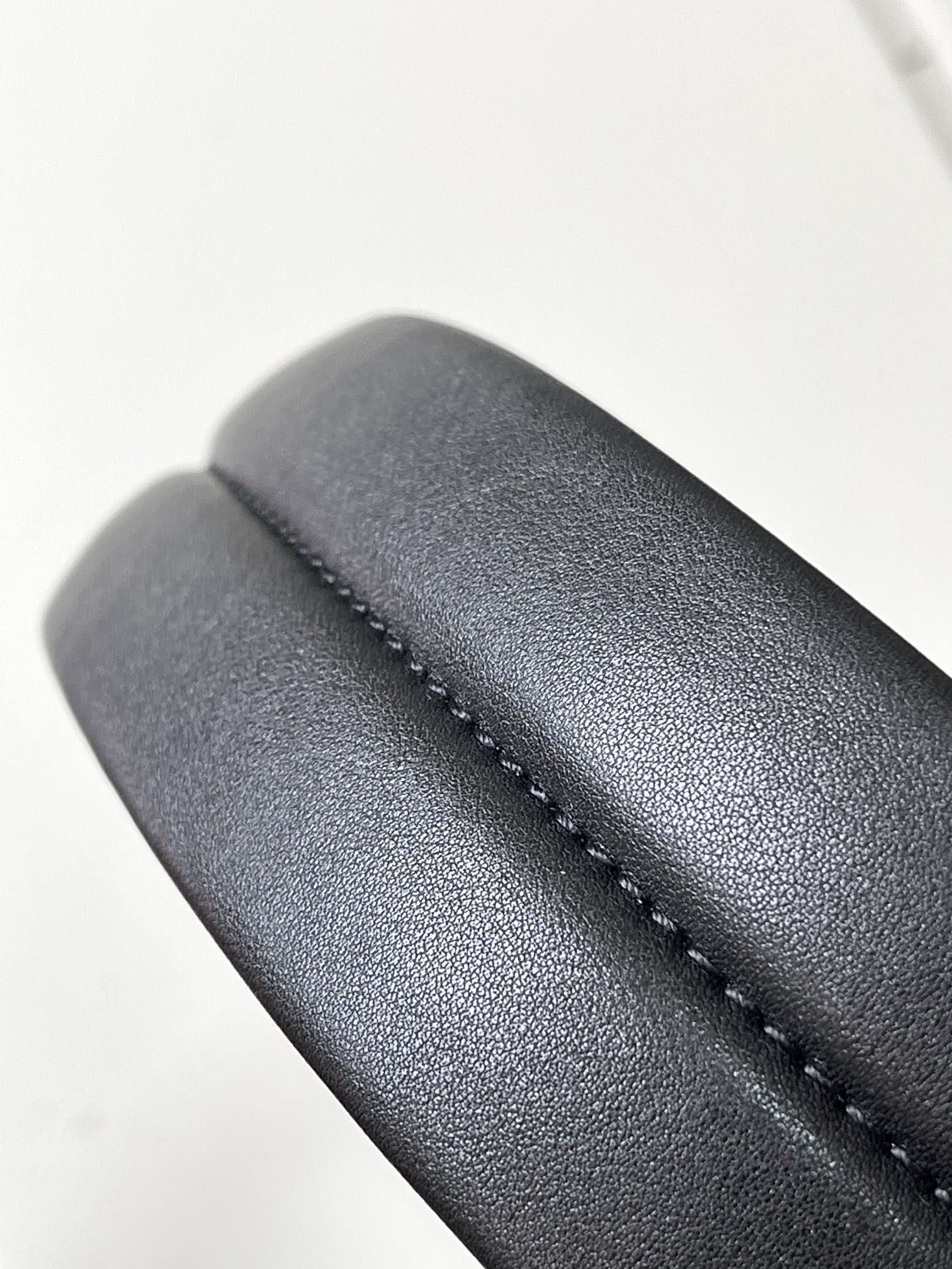 The M22488 Comet Backpack is crafted from supple cowhide leather - Bag 7