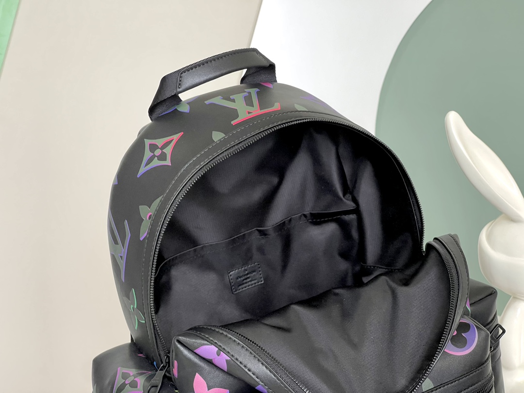 The M22488 Comet Backpack is crafted from supple cowhide leather - Bag 8