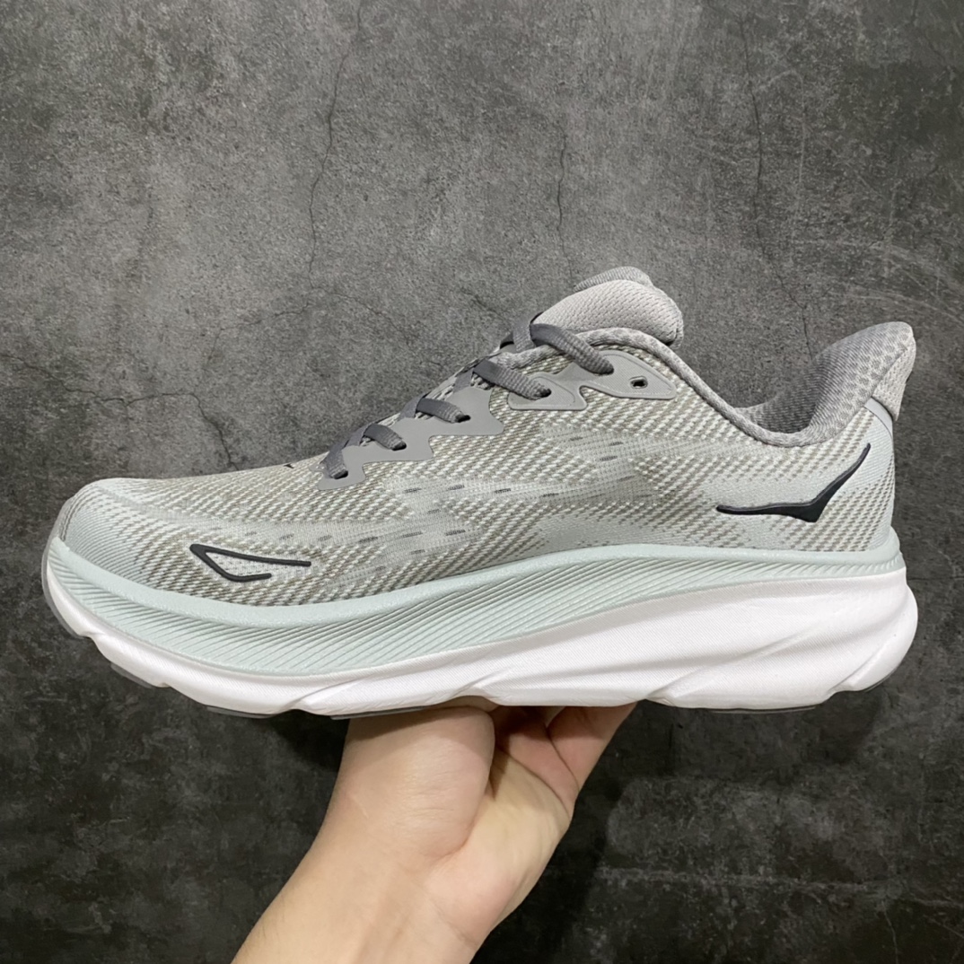 图片[2]-【纯原版】HOKA ONE ONE Clifton克里夫顿9代 白浅灰n非莆产 中山出品 平台电商货盘订单 稳定补货 不断码 华利配套针织网面和纱线 原厂配套泡棉中底 既轻又缓震 原厂配套进口海绵填充 真正1:1工艺出品 可能是最强的HOKA 9  尺码：36 36.5 37.5 38 38.5 39 40 40.5 41 42 42.5 43 44 44.5 45-莆田鞋批发中心