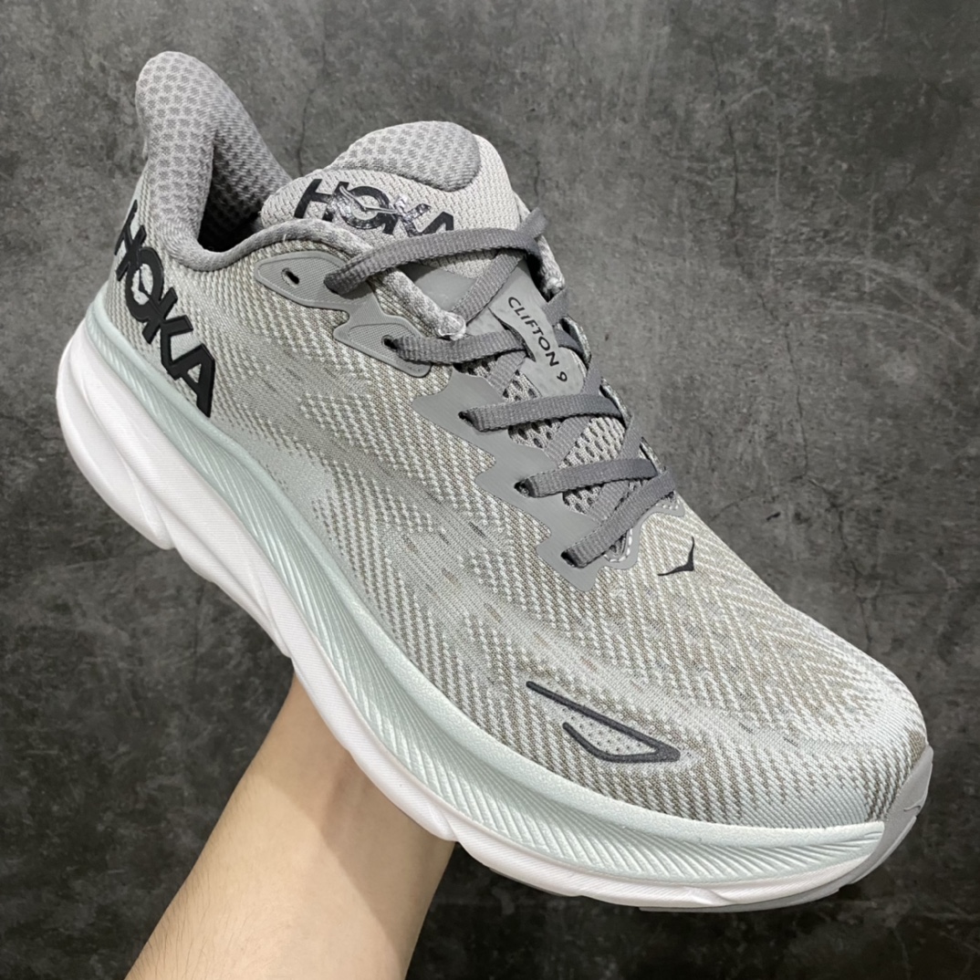 图片[3]-【纯原版】HOKA ONE ONE Clifton克里夫顿9代 白浅灰n非莆产 中山出品 平台电商货盘订单 稳定补货 不断码 华利配套针织网面和纱线 原厂配套泡棉中底 既轻又缓震 原厂配套进口海绵填充 真正1:1工艺出品 可能是最强的HOKA 9  尺码：36 36.5 37.5 38 38.5 39 40 40.5 41 42 42.5 43 44 44.5 45-莆田鞋批发中心