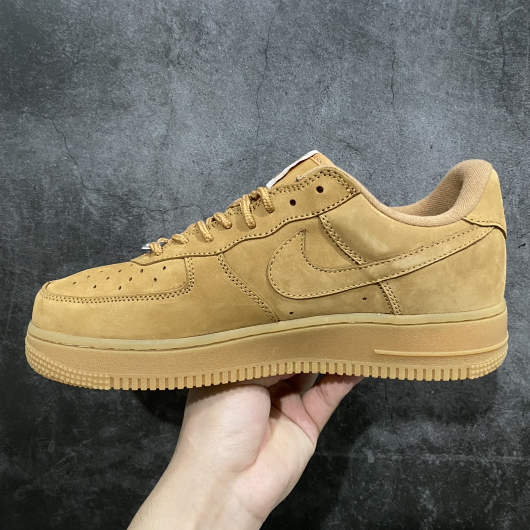 图片[2]-【外贸特供】Supreme x Nike Air Force 1 空军低帮板鞋“Sup小麦黄”顶级正确版 区别市场货！n正确原盒翻盖盒 全套配件齐全市场唯一正确版本 区别市场抽屉盒n原数据开发 防水麂皮头层鞋面材质n菲林稿转印字体,原厂高频工艺,多层印刷加厚处理n缜密中底拉帮工艺 内置全掌Air Sole气垫内底 货号：DN1555-200 尺码：36 36.5 37.5 38 38.5 39 40 40.5 41 42 42.5 43 44 44.5 45 46 47.5-莆田鞋批发中心