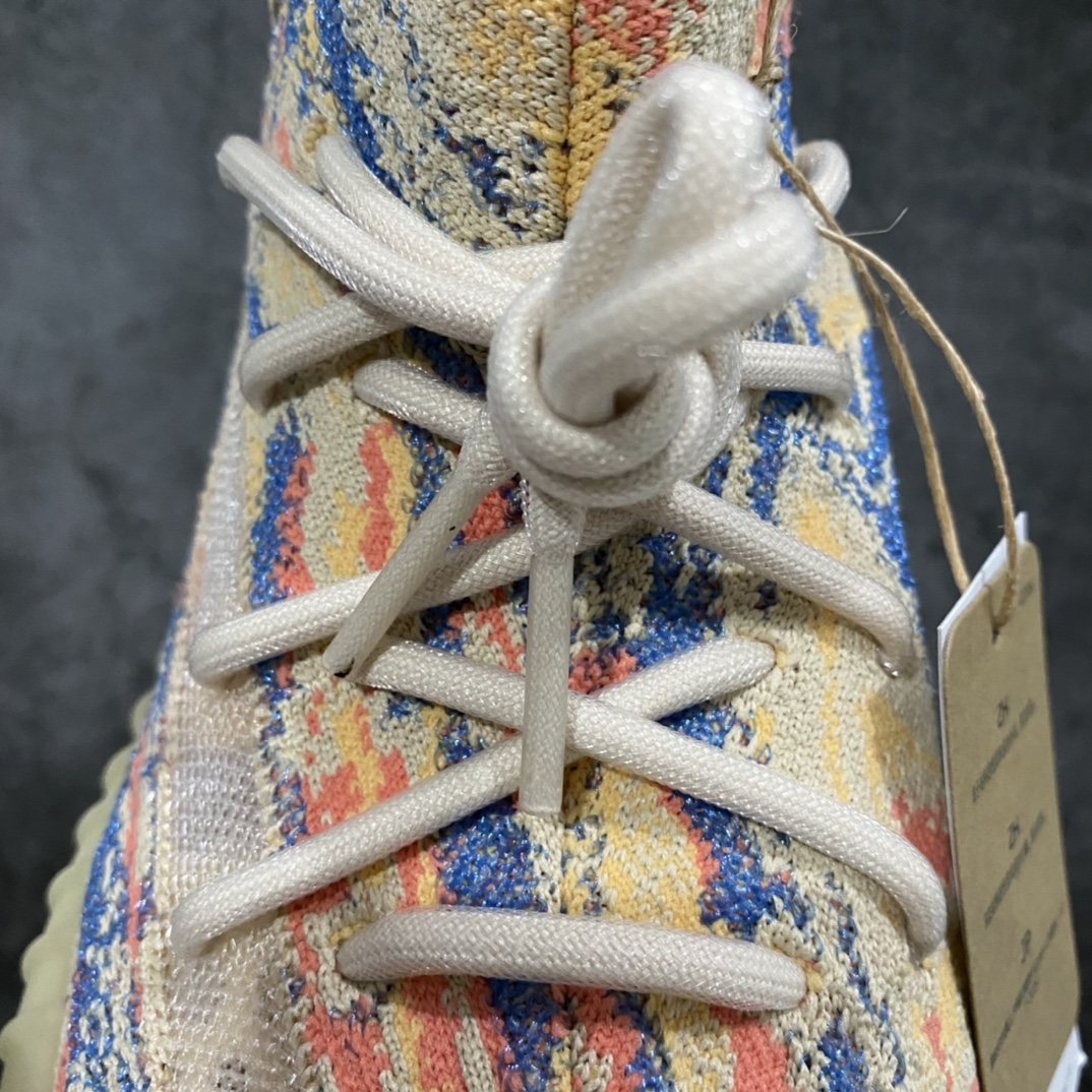 纯版本Yeezy350V2暴龙兽GW