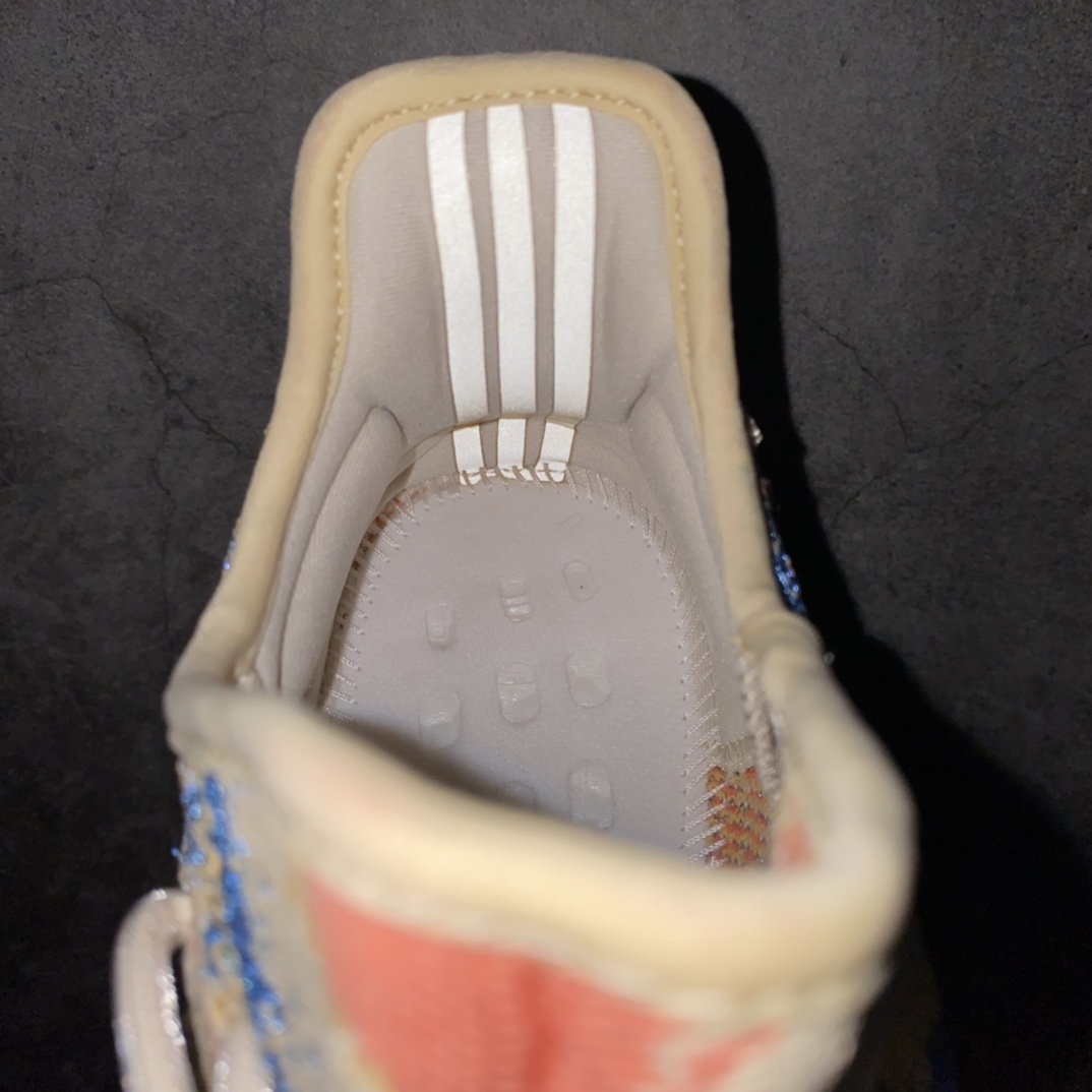 纯版本Yeezy350V2暴龙兽GW