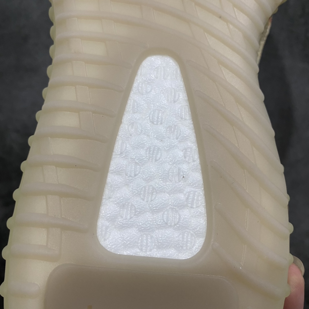 纯版本Yeezy350V2暴龙兽GW