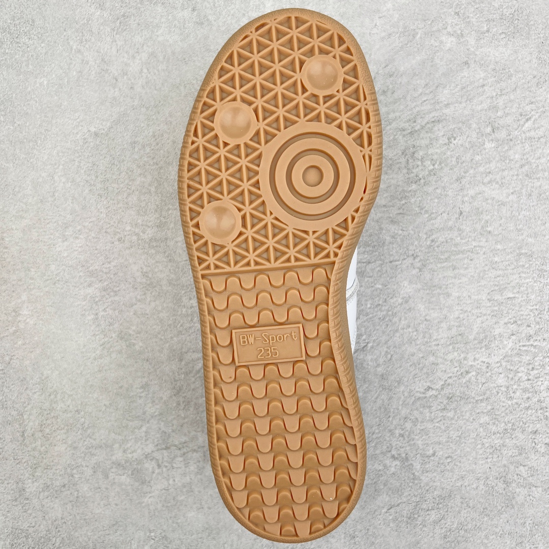 图片[8]-＃特价福利 AD Originals BW Army 德训系列绅士军用训练风百搭休闲运动板鞋 以有 40 年历史的 German Trainer 最早是一款专为德国联邦军定制的室内训练鞋 并由在斯洛伐克的工厂代工生产 如今却凭藉出众的外形设计成为众多时尚品牌青睐的对象 比如 Maison Margiela 出品的 Replica Sneaker 便是其中的佼佼者 而今季 Originals 也将重新推出一款以「德训」为蓝本的 BW Army 训练鞋 并带来白色和黑色两款最经典的元年设计 新鞋款除了采用优质皮革结合麂皮制作鞋身外 更还原了 German Trainer 最具代表性的生胶大底 辨识度满载之余也更加耐穿 尺码：36 36⅔ 37⅓ 38 38⅔ 39⅓ 40 40⅔ 41⅓ 42 42⅔ 43⅓ 44-选品中心