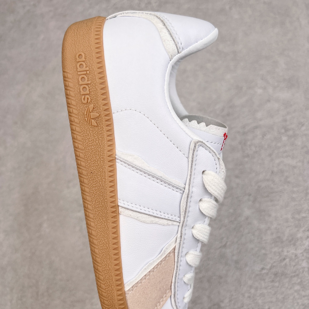 图片[6]-＃特价福利 AD Originals BW Army 德训系列绅士军用训练风百搭休闲运动板鞋 以有 40 年历史的 German Trainer 最早是一款专为德国联邦军定制的室内训练鞋 并由在斯洛伐克的工厂代工生产 如今却凭藉出众的外形设计成为众多时尚品牌青睐的对象 比如 Maison Margiela 出品的 Replica Sneaker 便是其中的佼佼者 而今季 Originals 也将重新推出一款以「德训」为蓝本的 BW Army 训练鞋 并带来白色和黑色两款最经典的元年设计 新鞋款除了采用优质皮革结合麂皮制作鞋身外 更还原了 German Trainer 最具代表性的生胶大底 辨识度满载之余也更加耐穿 尺码：36 36⅔ 37⅓ 38 38⅔ 39⅓ 40 40⅔ 41⅓ 42 42⅔ 43⅓ 44-选品中心