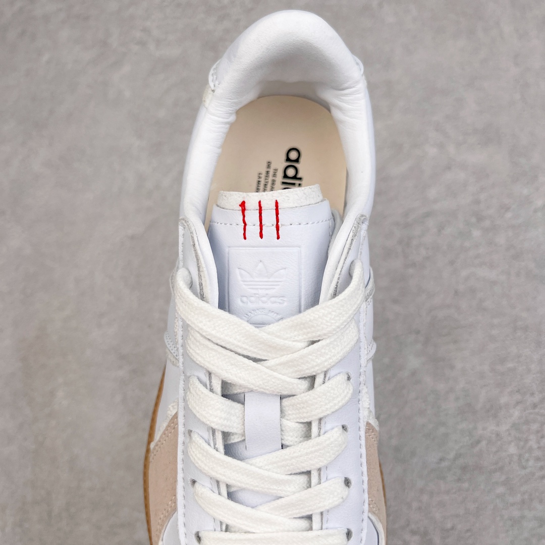 图片[5]-＃特价福利 AD Originals BW Army 德训系列绅士军用训练风百搭休闲运动板鞋 以有 40 年历史的 German Trainer 最早是一款专为德国联邦军定制的室内训练鞋 并由在斯洛伐克的工厂代工生产 如今却凭藉出众的外形设计成为众多时尚品牌青睐的对象 比如 Maison Margiela 出品的 Replica Sneaker 便是其中的佼佼者 而今季 Originals 也将重新推出一款以「德训」为蓝本的 BW Army 训练鞋 并带来白色和黑色两款最经典的元年设计 新鞋款除了采用优质皮革结合麂皮制作鞋身外 更还原了 German Trainer 最具代表性的生胶大底 辨识度满载之余也更加耐穿 尺码：36 36⅔ 37⅓ 38 38⅔ 39⅓ 40 40⅔ 41⅓ 42 42⅔ 43⅓ 44-选品中心