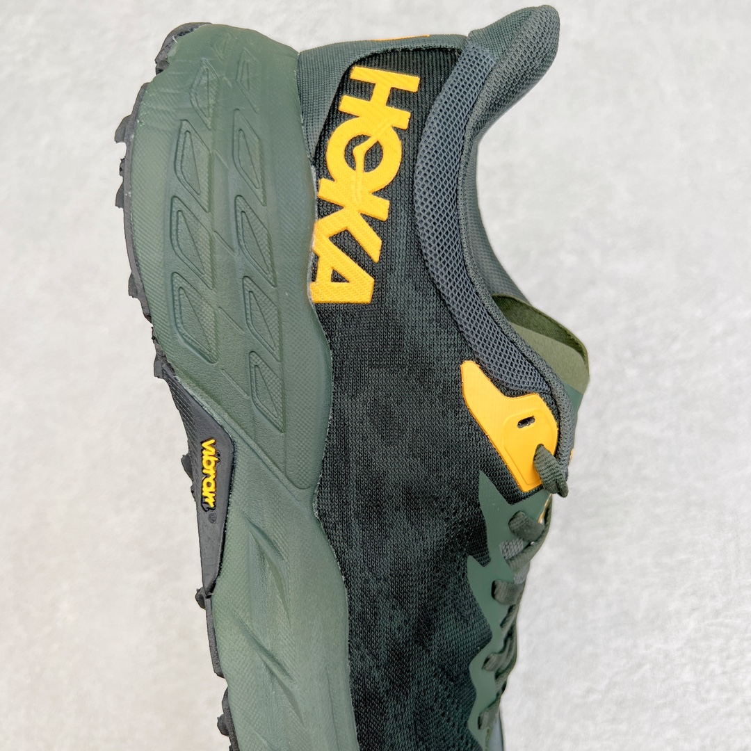 图片[6]-HOKA ONE ONE Speedgoat 5 户外越野跑步鞋 飞速羚羊5系列 新一代工程网纱鞋面 在确保鞋面稳定性的同时减少了固定胶条的使用 鞋面更轻盈、透气、舒适 可回收材料 为环保做出贡献 延伸后跟拉攀 方便快速穿脱 速度型滚动平衡技术 在崎岖的路面上 为平稳顺畅的步伐提供支持 HOKA ONE ONE是来自美国的跑步鞋知名品牌 创立于2009年 始终致力于为所有跑者提供更新、更好的跑步装备 相比常规跑鞋特别研发使用性能独特的几何形跑鞋中底 此种鞋底更厚、更高、回弹性也更好 除了卓越的缓冲性能 它还能为各种阶段的跑者带来更具动感、更加稳定的跑步体验 从设计之初就清楚意识到 要保证跑者步幅的均匀一致 双脚自然而然的运动至关重要 尺码：36 36.5 37.5 38 38.5 39 40 40.5 41 42 42.5 43 44 44.5 45-选品中心