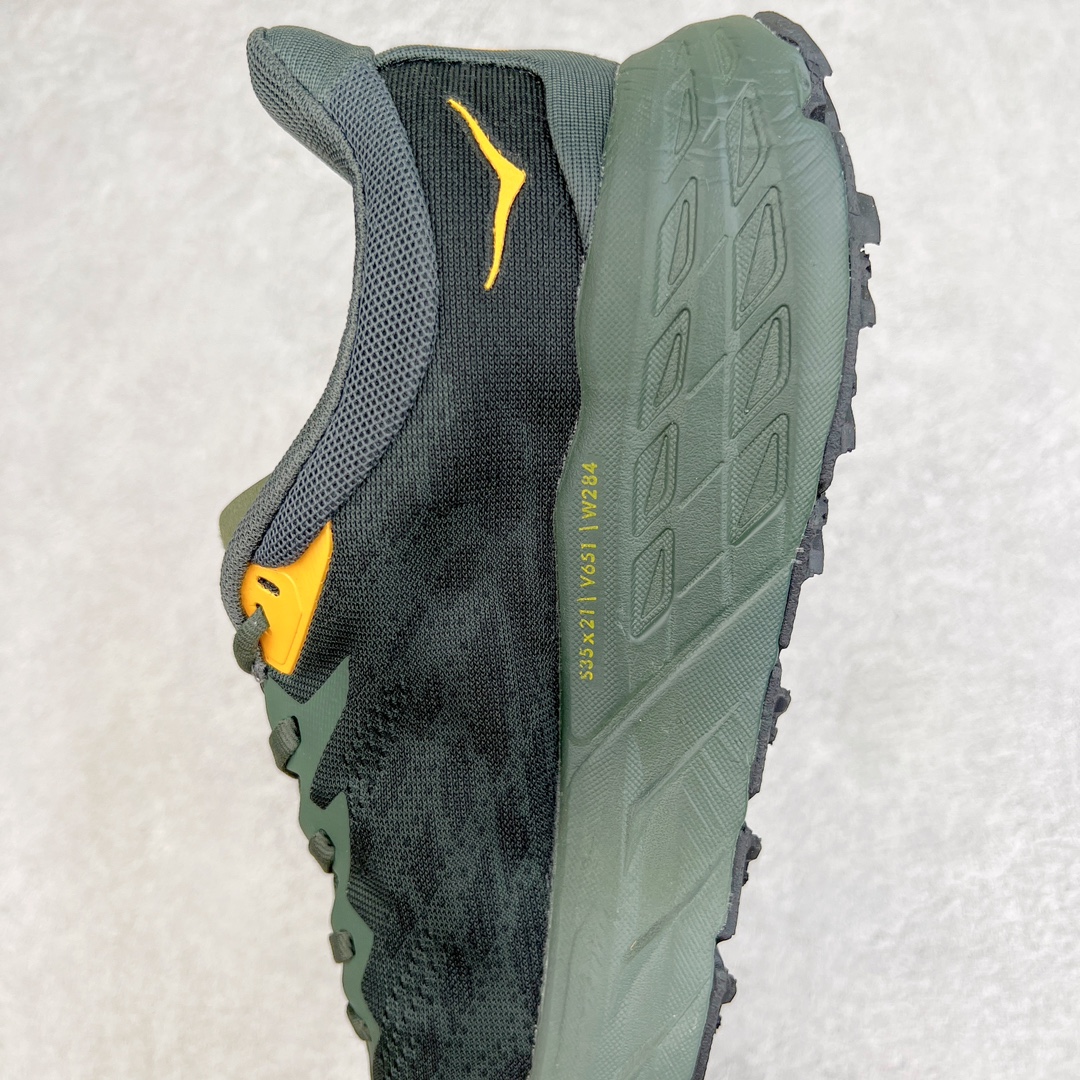 图片[7]-HOKA ONE ONE Speedgoat 5 户外越野跑步鞋 飞速羚羊5系列 新一代工程网纱鞋面 在确保鞋面稳定性的同时减少了固定胶条的使用 鞋面更轻盈、透气、舒适 可回收材料 为环保做出贡献 延伸后跟拉攀 方便快速穿脱 速度型滚动平衡技术 在崎岖的路面上 为平稳顺畅的步伐提供支持 HOKA ONE ONE是来自美国的跑步鞋知名品牌 创立于2009年 始终致力于为所有跑者提供更新、更好的跑步装备 相比常规跑鞋特别研发使用性能独特的几何形跑鞋中底 此种鞋底更厚、更高、回弹性也更好 除了卓越的缓冲性能 它还能为各种阶段的跑者带来更具动感、更加稳定的跑步体验 从设计之初就清楚意识到 要保证跑者步幅的均匀一致 双脚自然而然的运动至关重要 尺码：36 36.5 37.5 38 38.5 39 40 40.5 41 42 42.5 43 44 44.5 45-选品中心