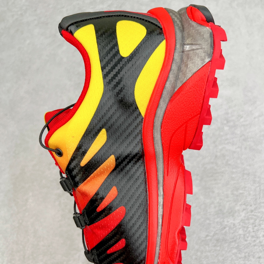 图片[7]-＃GX/绿X Salomon XT-4 OG Advanced 萨洛蒙系列低帮城市越野机能透气休闲运动鞋 鞋舌处附有迷你网眼袋收纳鞋绳以及下方的多色 Logo 标签 接着搭载奶油色 ACS 技术中底以及金色 TPU 塑料部件提升鞋款耐用性 中底与鞋面之间饰有海蓝色条状细节有效增添鞋款层次 最后应用黑色 Contragrip Chevron 外底完成鞋款设计 这次配色颇为高调 两款配色均以绚丽的渐变设计呈现 一款以粉紫渐变主打 另一款以黄绿渐变呈现 视觉效果相当吸睛 鞋面的使用玻璃纤维覆盖物加固 并通过细绳扣系带系统进行锁定 Salomon 的品牌logo 出现在脚后跟和前掌部位 中底虽然偏薄 但非常耐用 与模压塑料ACS 框架以及致密AC2 Muscle 鞋底单元结合 能够提供出色的支撑力和缓冲性 尺码：36 36.5 37.5 38 38.5 39 40 40.5 41 42 42.5 43 44 44.5 45-选品中心