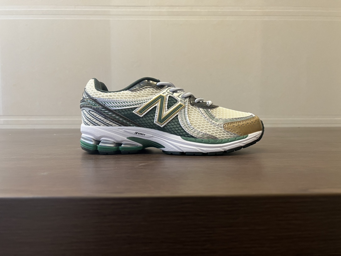 原130 现特价得 NEW BALANCE NB860休闲跑步鞋