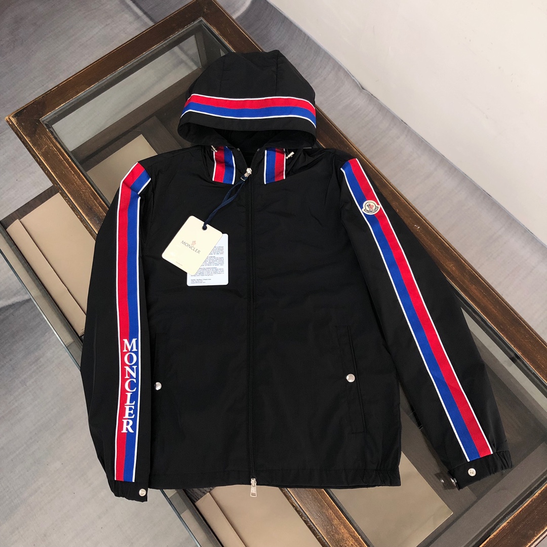 Moncler Replica
 Kleding Jas &Jassen Windjack Zwart Blauw Rood Wit Lentecollectie Bovenzijde met capuchon