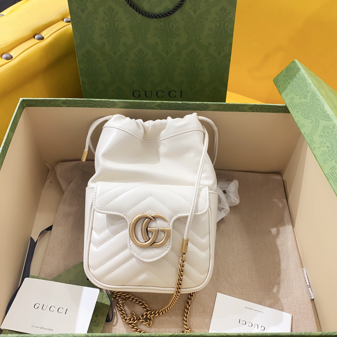 GUCCI мини-ведро сумка белая стёганая V-образная кожа