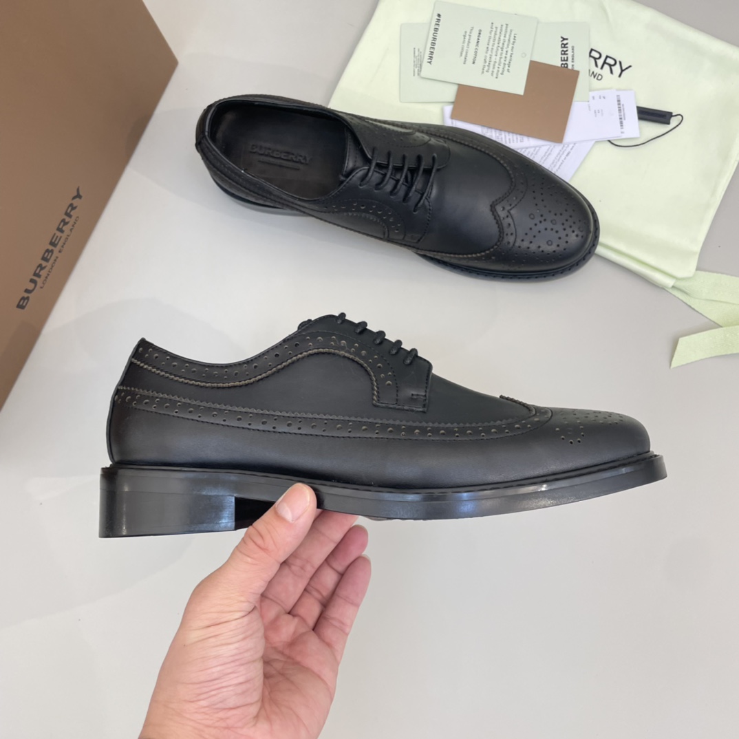 Precio de venta: P350 Calidad originalMarca: Burberr* 