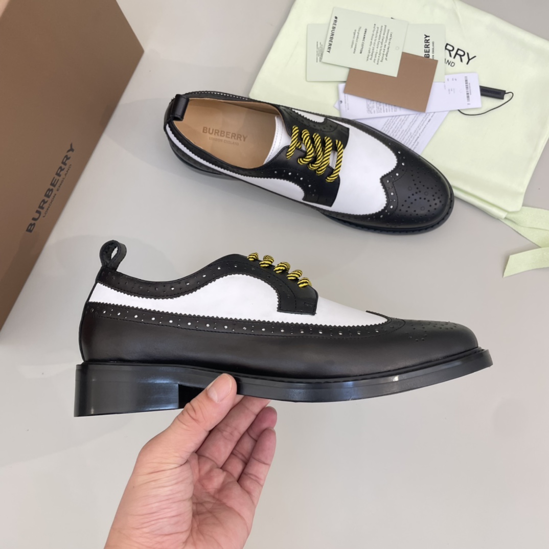 Precio de venta: P350 Calidad originalMarca: Burberr* 