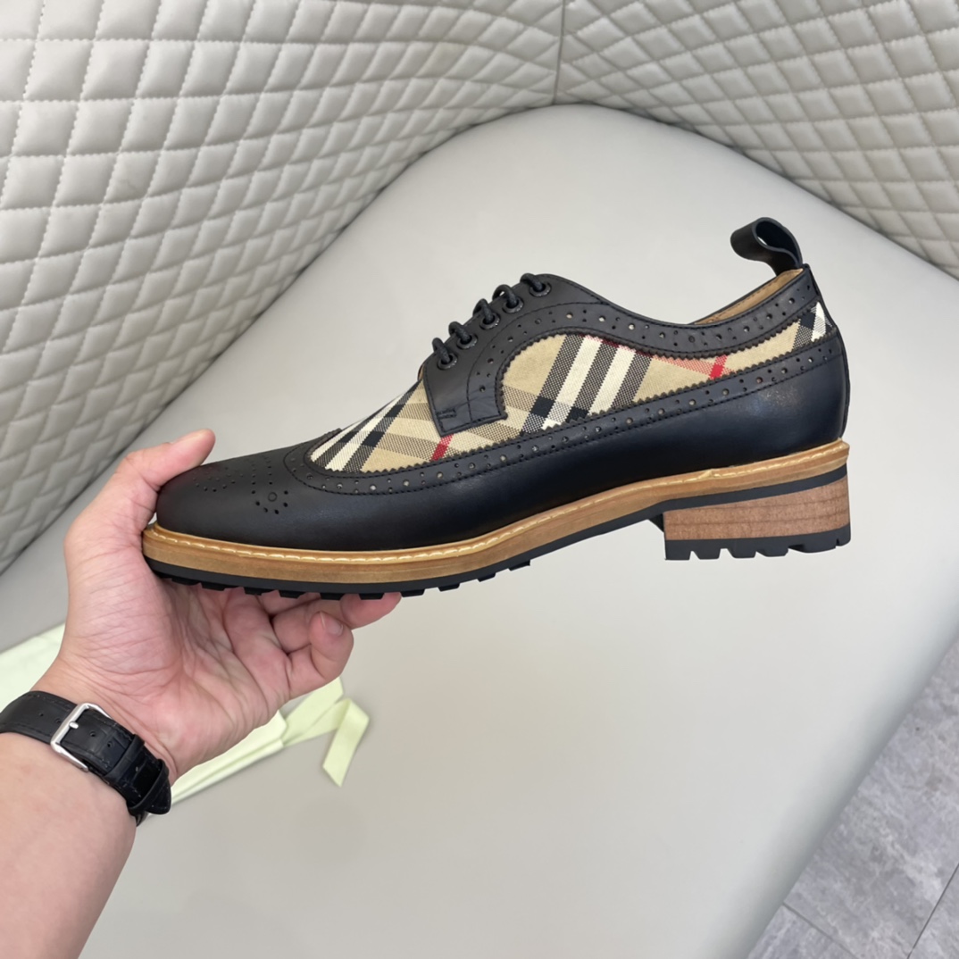 Precio de venta: P350 Calidad originalMarca: Burberr* "Burberry*" Zapatos de pielTalla: 38-44 (se pu