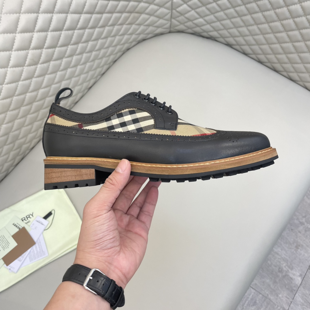 Precio de venta: P350 Calidad originalMarca: Burberr* "Burberry*" Zapatos de pielTalla: 38-44 (se pu