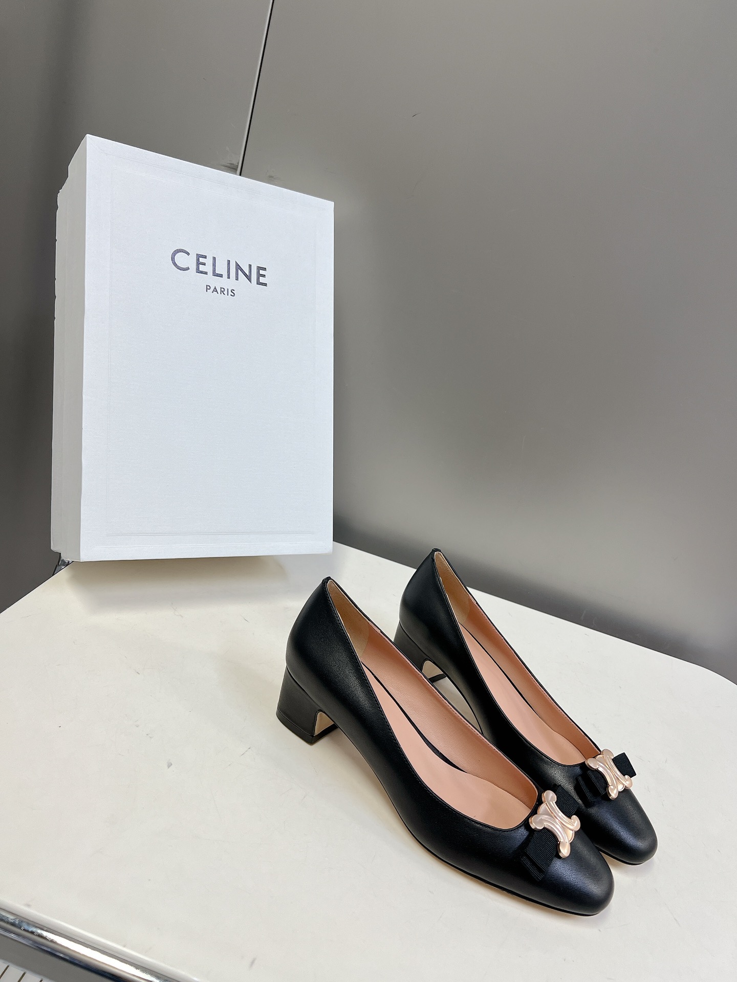 CELINE春夏凯旋门单鞋系列专柜限