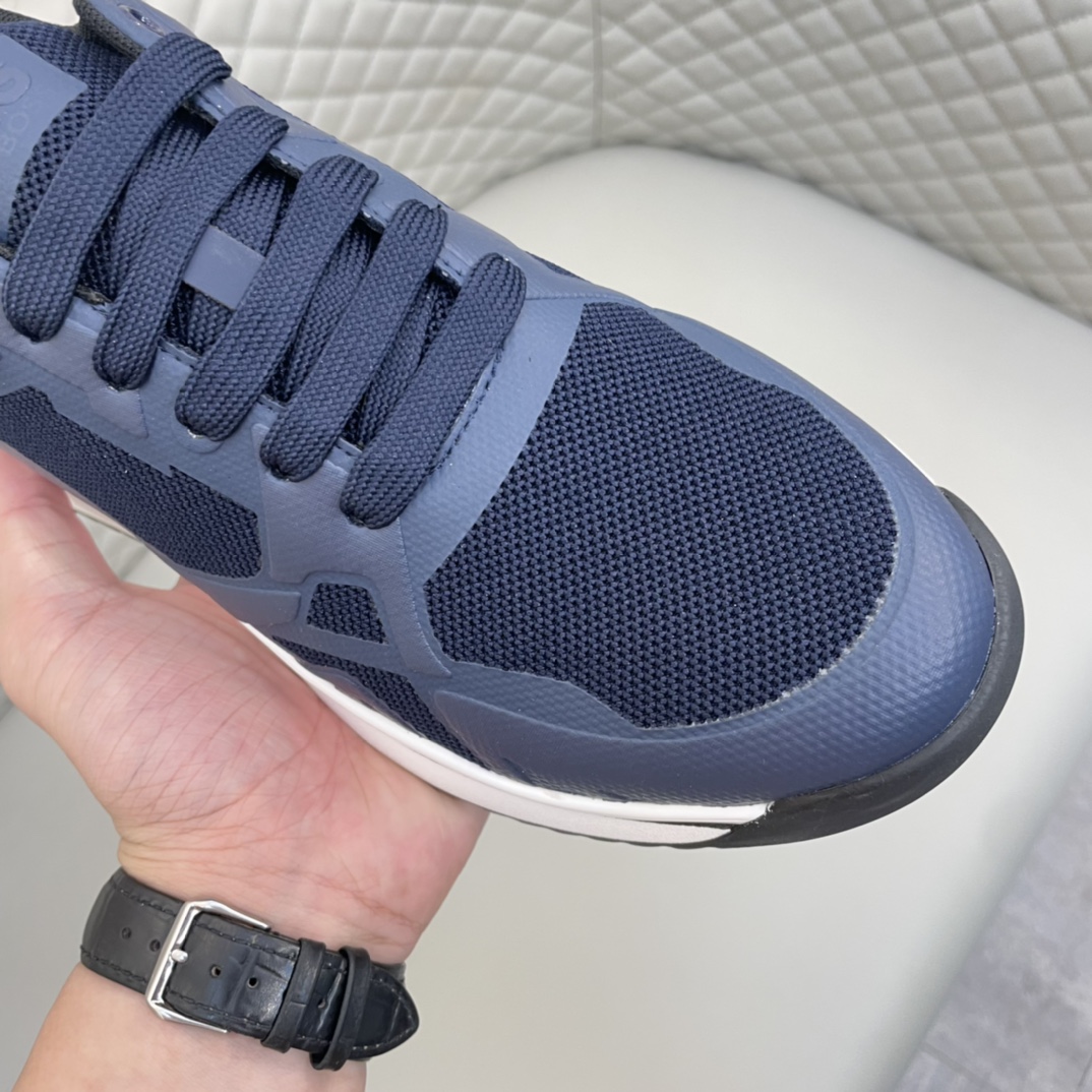 Precio de venta: 180 PMarca: Boss* "Boss*" lowtop sneakersTalla: 38-44 (se puede personalizar hasta 