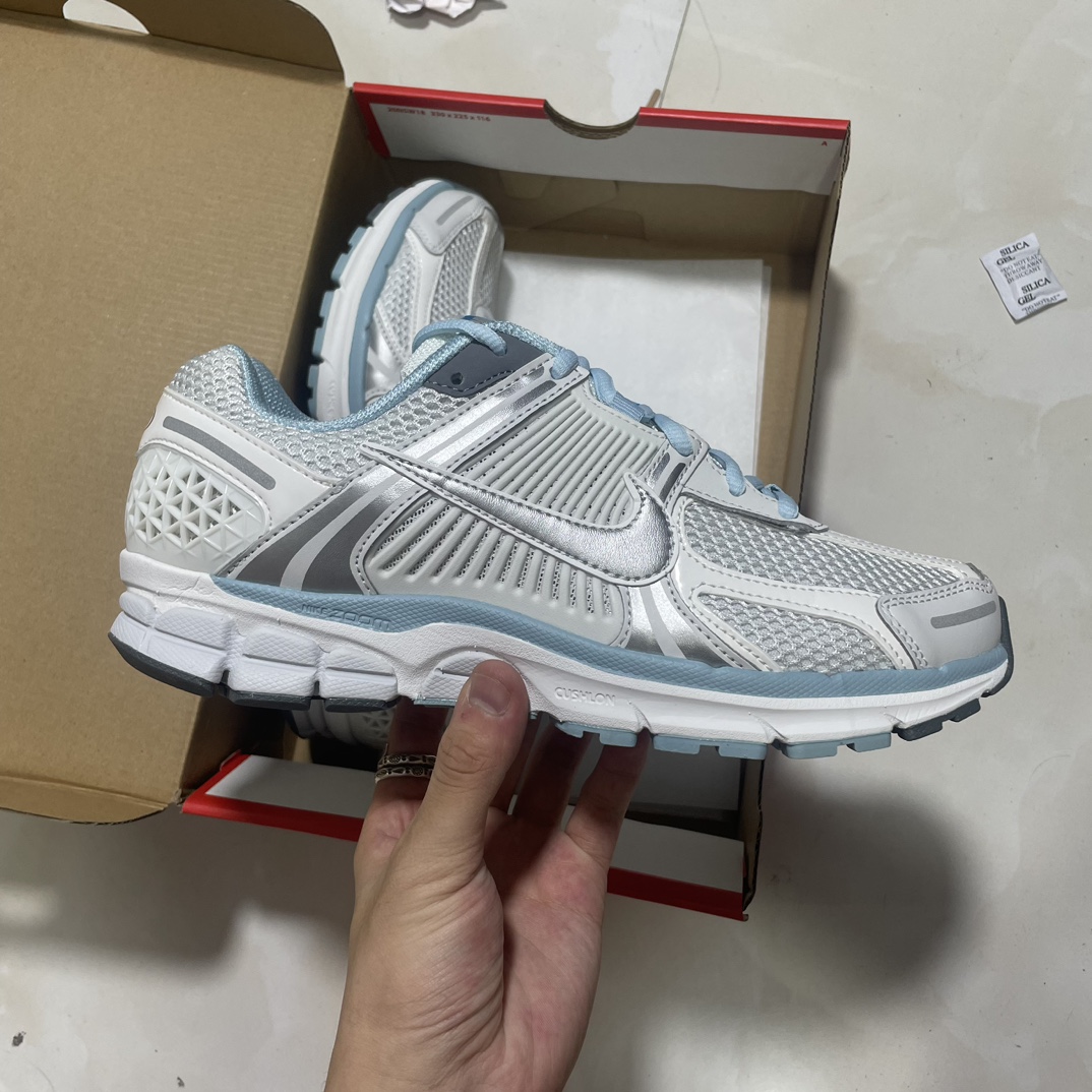 ▪️NK Zoom Vomero 5 "White/Black/Silver" Serie clásica retro de zapatillas deportivas de ocio y running, número de produ…