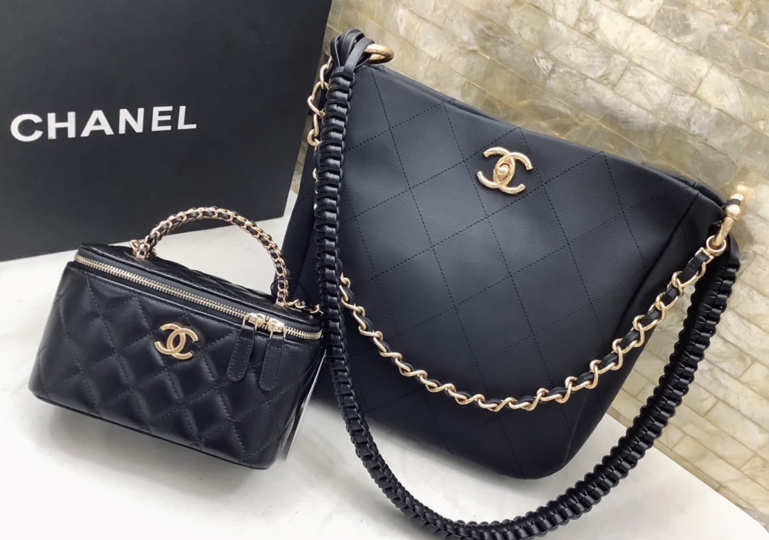 Chanel Sacs À Main Sacs À Bandoulière & À Épaule Tissé Cuir de vache Peau foetale Vintage