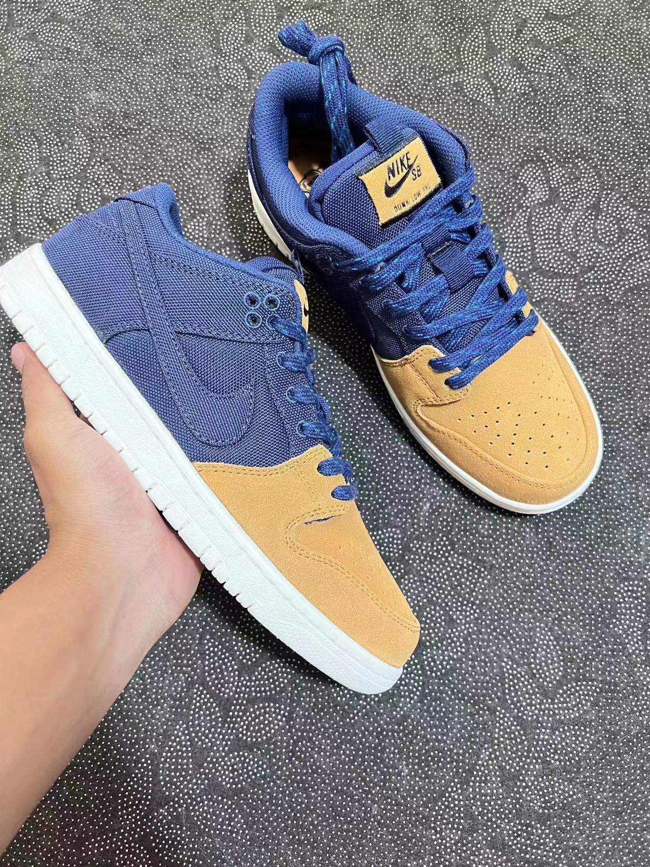 ? Nike Dunk SB Low 