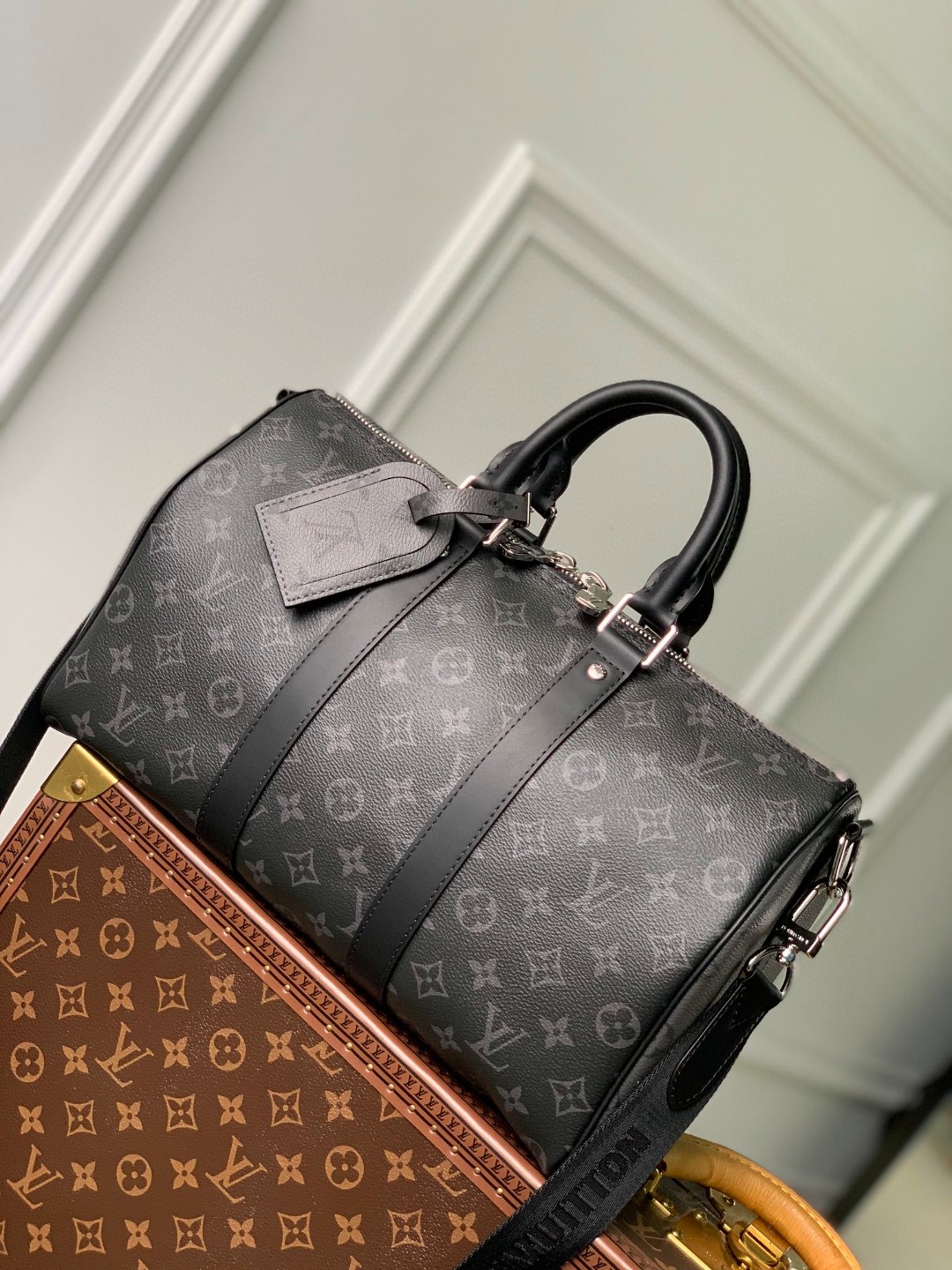 À un prix bon marché
 Louis Vuitton LV Keepall Sacs De Voyage Noir Monogram Canvas Toile Tissu M46655