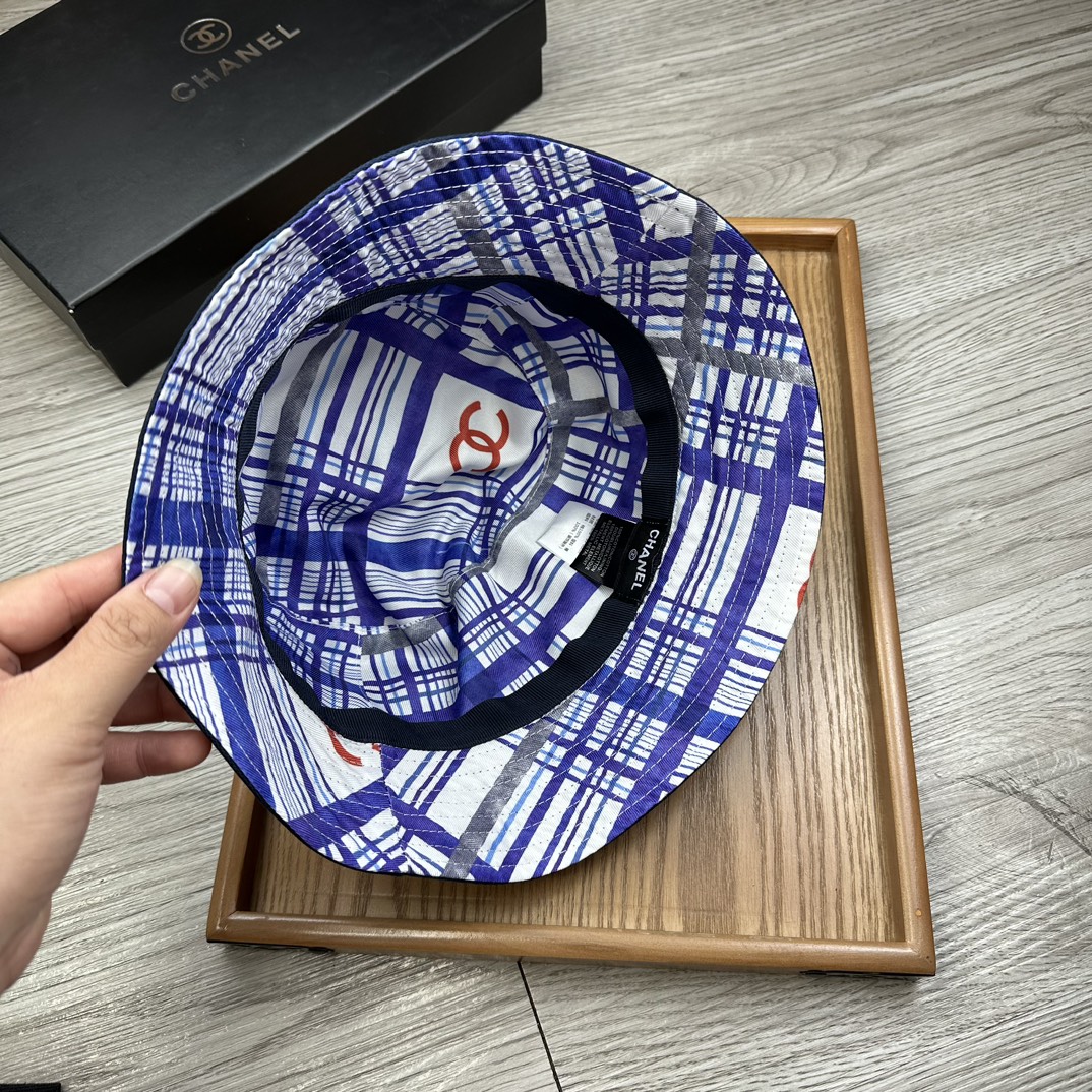 。C家。印花渔夫！【配防尘袋】高端舒适！高端材质！！今年帽子第一流行趋势绝对是渔夫帽！今年的渔夫帽满目玲