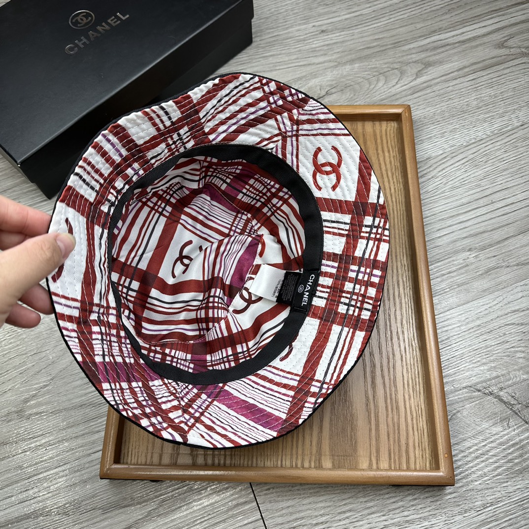 。C家。印花渔夫！【配防尘袋】高端舒适！高端材质！！今年帽子第一流行趋势绝对是渔夫帽！今年的渔夫帽满目玲