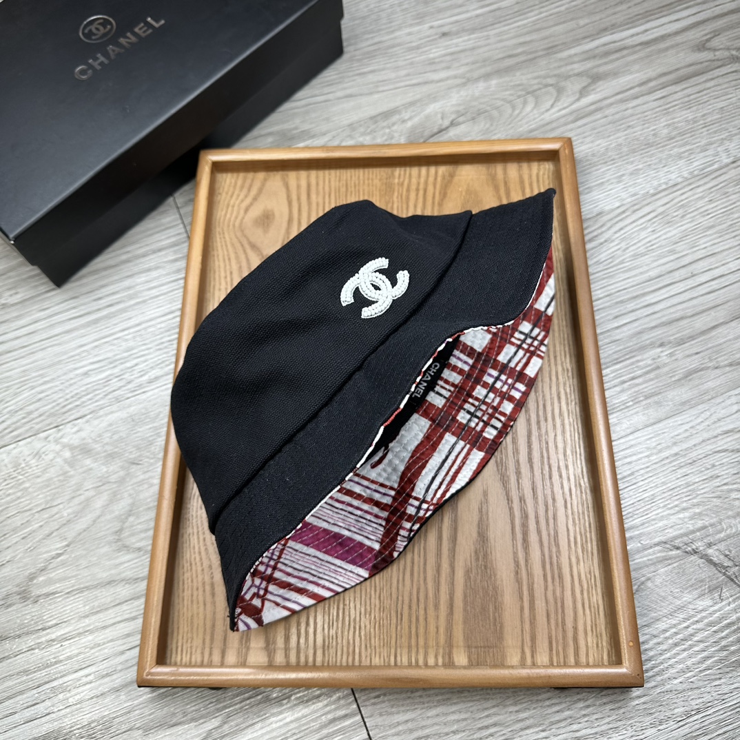 。C家。印花渔夫！【配防尘袋】高端舒适！高端材质！！今年帽子第一流行趋势绝对是渔夫帽！今年的渔夫帽满目玲