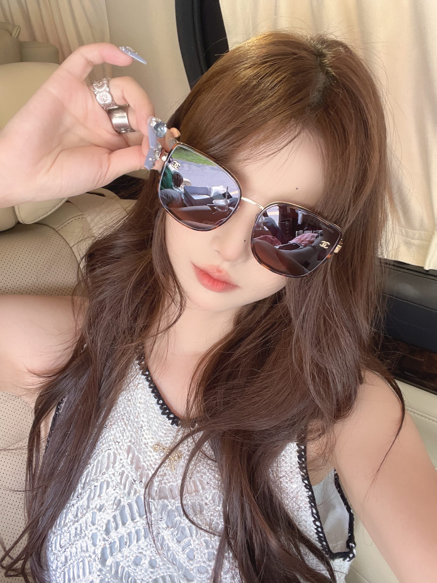 ，【CHANE*】香奈儿翻单出货。高品质款，搭配时尚潮流链条腿，镜腿时尚双logo！MODEL：CH68