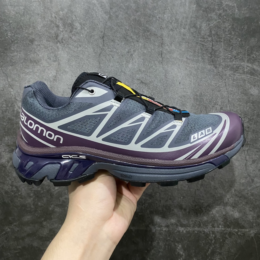 【纯原版】 Salomon XT-6萨洛蒙复古潮流户外机能登山跑鞋 紫梅果n纯原外贸平台特供订单耗时半年巨作 全套原纸板楦头开发原厂特供网布配套加持 确保原汁原味n完美呈现版型 原档数据独家私模五层组合大底男女鞋同步官方开发至46.5原装Ortholite轻量化鞋垫 中底布带钢印编号原厂TPU锁扣 进口港宝加持后跟自然饱满 还原公司包裹性鞋面以“锯齿”状的包裹系统呈现在基色底之下加入了各种色点缀将公司的最新技术和时尚前卫的造型融入耐用的长跑款式中鞋面由 TPU 薄膜制成 并焊接在高耐磨网眼上 使其既时尚又坚固 由 ACS底盘支撑 可增强稳定性和支撑力 以及由橡胶凸耳 Contragrip外底覆盖的 EVA 缓冲中底 旨在应对崎岖的地形 鞋舌上的彩色Salomon 标签、Quicklace 系统以及鞋头、鞋舌和鞋跟上的附加品牌使细节更加完美 让穿着者可以轻松驾驭户外与通勤下的任何运动生活场景 无缝鞋身户外随意纵横 颜值与脚感兼备 出街通勤 绝对非常吸睛 你值得拥有 尺码：36-46.5-莆田鞋批发中心