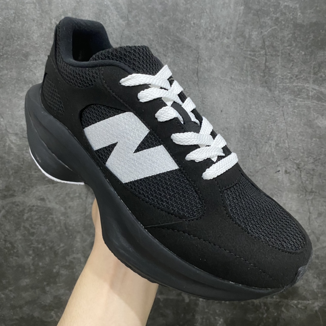 图片[3]-【纯原版】AURALEE x New Balance Warped Runner NB新百伦联名低帮复古老爹风休闲运动慢跑鞋 原楦开发版型 采用环保纤维革拼接透气网眼衬垫织物鞋面材质 T-Beam大底提供足步弓支撑 保持步态稳定后跟搭载外露缓震胶 破坏解构做旧有内味了 以极简主义美学闻名的日本时尚品牌 AURALEE 在巴黎时装周 2024 年春夏时装秀上推出了与 New Balance 的全新合作鞋款 Warped Runner 采用网布和奢华绒面革覆盖层 侧面的同色系「N」标志是对 New Balance 品牌的微妙致敬 同时配有同色系模压 FuelCell 泡沫中底和橡胶外底 此次合作是两个品牌共同致力于简约设计的完美典范 是日常穿着的绝佳选择 尺码：35.5 36 37 37.5 38 38.5 39.5 40 40.5 41.5 42 42.5 43 44 45 46-莆田鞋批发中心