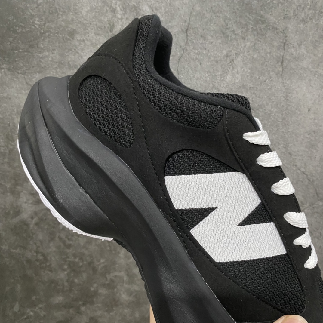 图片[7]-【纯原版】AURALEE x New Balance Warped Runner NB新百伦联名低帮复古老爹风休闲运动慢跑鞋 原楦开发版型 采用环保纤维革拼接透气网眼衬垫织物鞋面材质 T-Beam大底提供足步弓支撑 保持步态稳定后跟搭载外露缓震胶 破坏解构做旧有内味了 以极简主义美学闻名的日本时尚品牌 AURALEE 在巴黎时装周 2024 年春夏时装秀上推出了与 New Balance 的全新合作鞋款 Warped Runner 采用网布和奢华绒面革覆盖层 侧面的同色系「N」标志是对 New Balance 品牌的微妙致敬 同时配有同色系模压 FuelCell 泡沫中底和橡胶外底 此次合作是两个品牌共同致力于简约设计的完美典范 是日常穿着的绝佳选择 尺码：35.5 36 37 37.5 38 38.5 39.5 40 40.5 41.5 42 42.5 43 44 45 46-莆田鞋批发中心