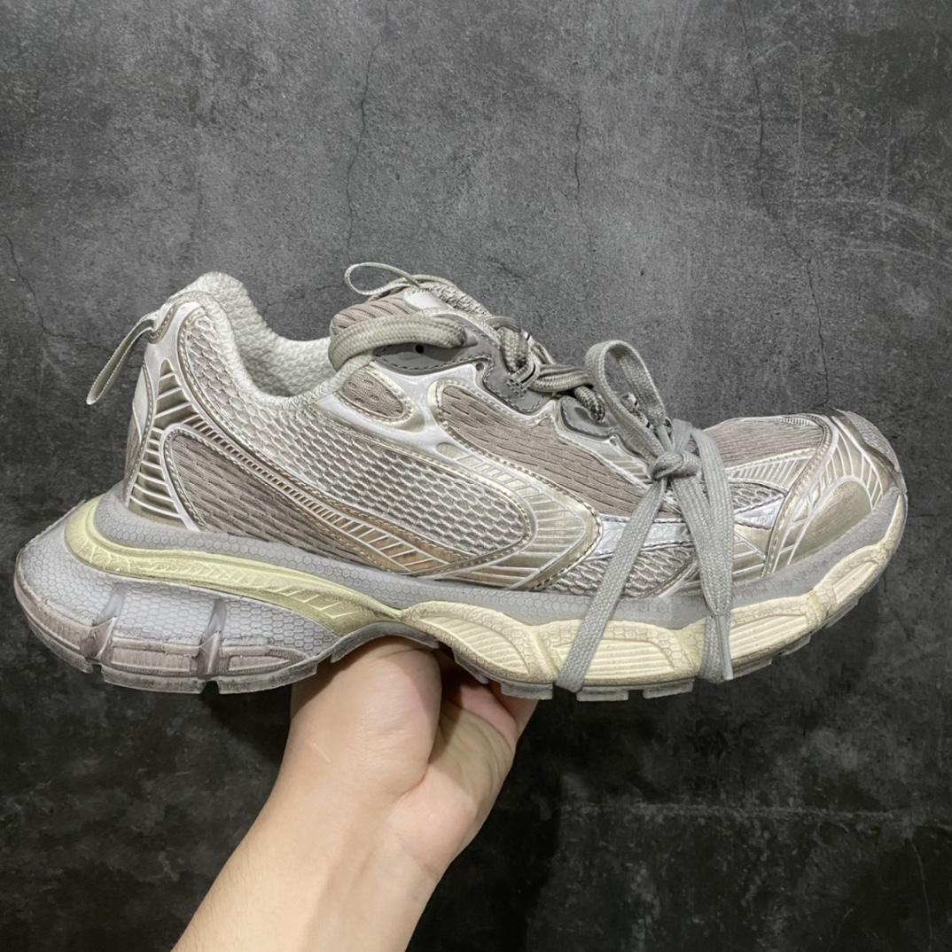 【总裁版】BALENCIAGA 3XL Sneakers 巴黎世家十代网布系带低帮走秀复古老爹鞋全套原纸板楦头开发 最原汁原味的灵魂版型全鞋荧光划线卡点 胶水把控整洁度追求极致完美每一双都是工艺品 多重QC质检 超越公司货的品控标准实实在在的免检产品 原盒原配 正确字体电绣 粗细、位置、大小正确 侧边TPU 透气孔匹配意产原版 正确分离大底 TPU软底 原版一致大底LOGO 立体感十足 原厂皮料水洗做旧 采购原厂网纱 不含皮革 网布材料和聚氨酯 磨损效果 鞋头边缘和后帮 Balenciaga 徽标 鞋面和后跟凸印尺码 鞋舌 3XL 橡胶品牌标识和反光细节 鞋帮拉袢和鞋舌拉祥 配反光细节 备用鞋带在鞋履前侧 可在穿着前取下 便于不同造型搭配 正常尺码  尺码：35 36 37 38 39 40 41 42 43 44 45 46n-莆田鞋批发中心